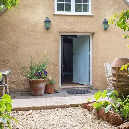 Loft Nr Bath & With Hot Tub Apartmán Bristol
