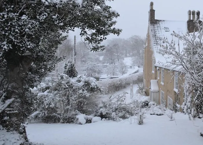 Loft Nr Bath & With Hot Tub