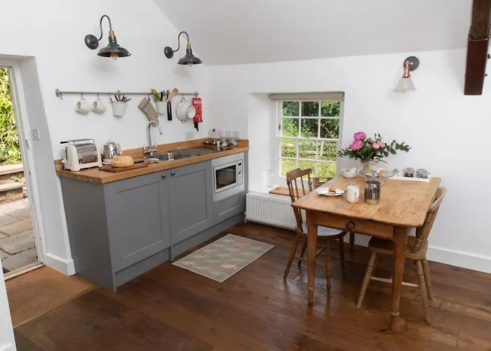 Loft Nr Bath & With Hot Tub