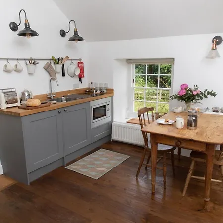 Loft Nr Bath & With Hot Tub